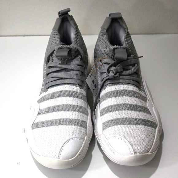 Adidas Basketball Shoes Men's Size 10 US White & Gray Trae Young 2 UNISEX - Picture 2 of 12
